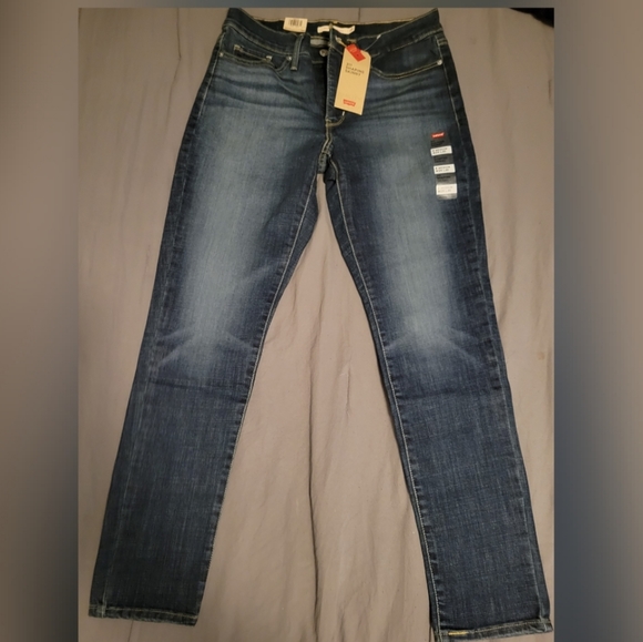 NWT Levi's 311 Shaping Skinny Jeans